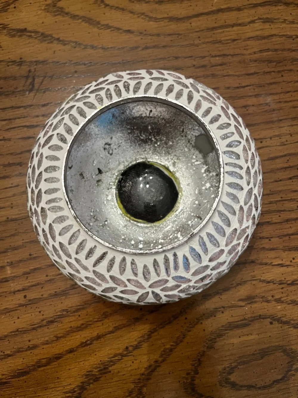 Chamakana Green and Pink tea light candle holder‎
